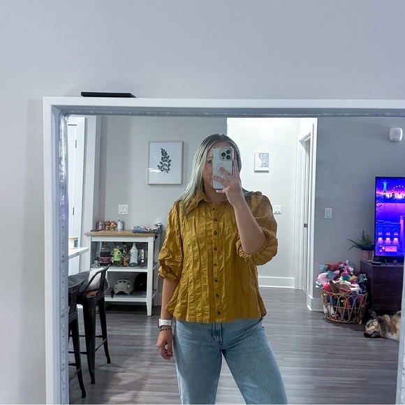 3/$20⚡️Free People Yellow Short Sleeve Textured Button Down Collared Blouse Top - Picture 1 of 11